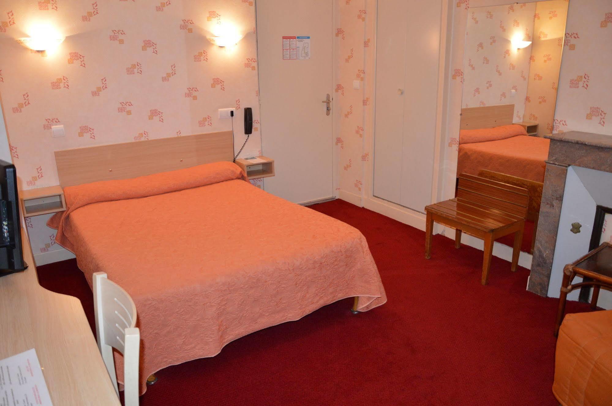 Hotel Au Chapon Fin Poitiers Exterior photo