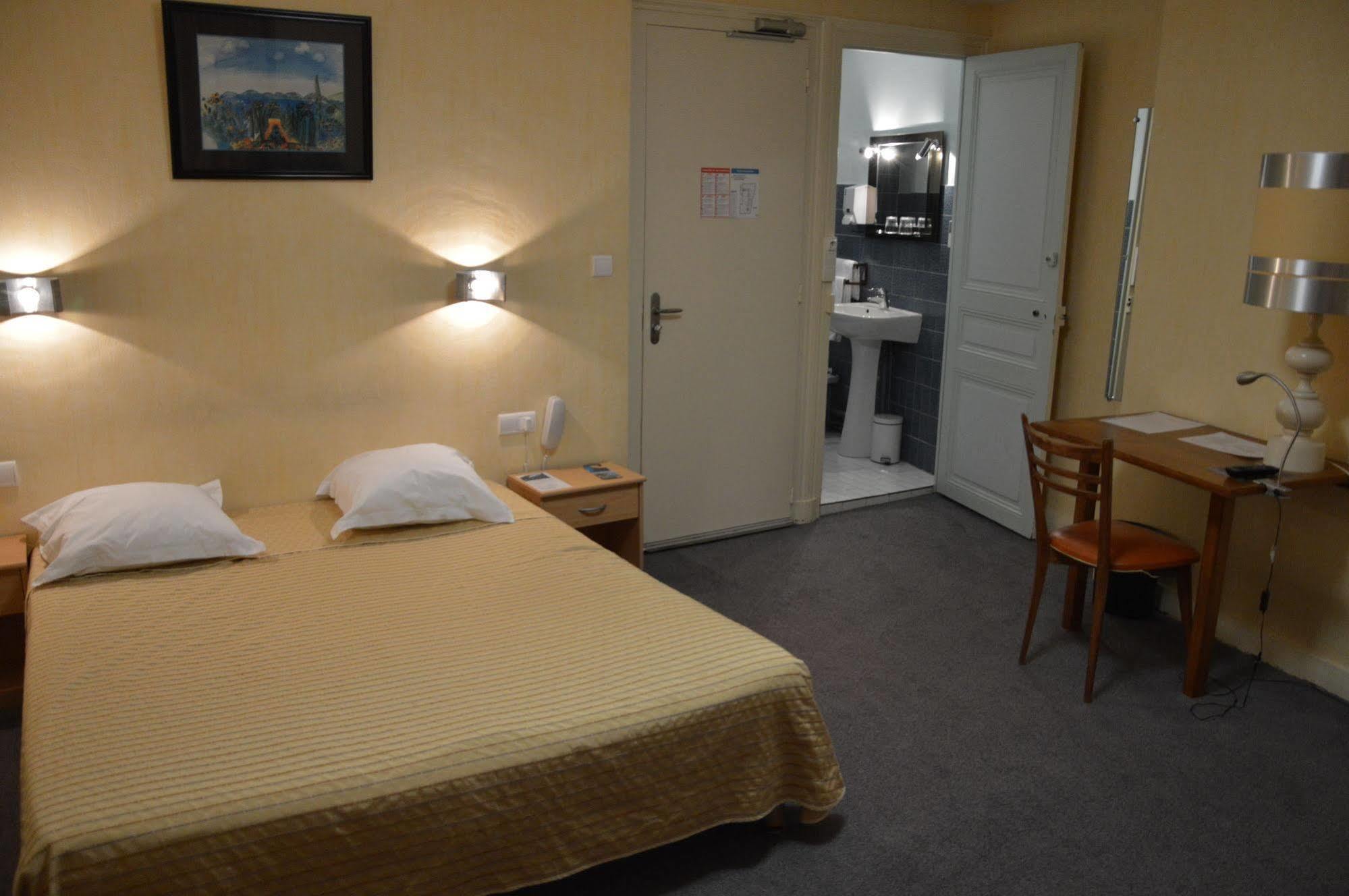 Hotel Au Chapon Fin Poitiers Exterior photo